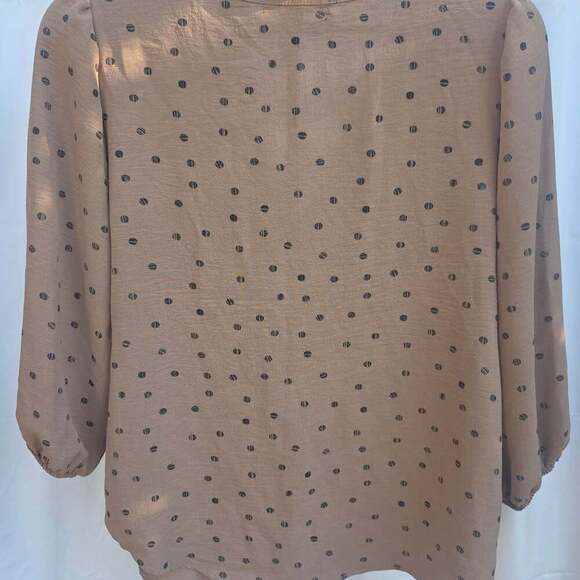 Adrienne Vittadini Women's Tan Polka Dot Blouse with Pockets Small - Picture 2 of 7